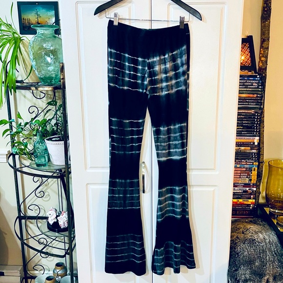 Killstar Stardust Flare Leggings - Picture 2 of 4